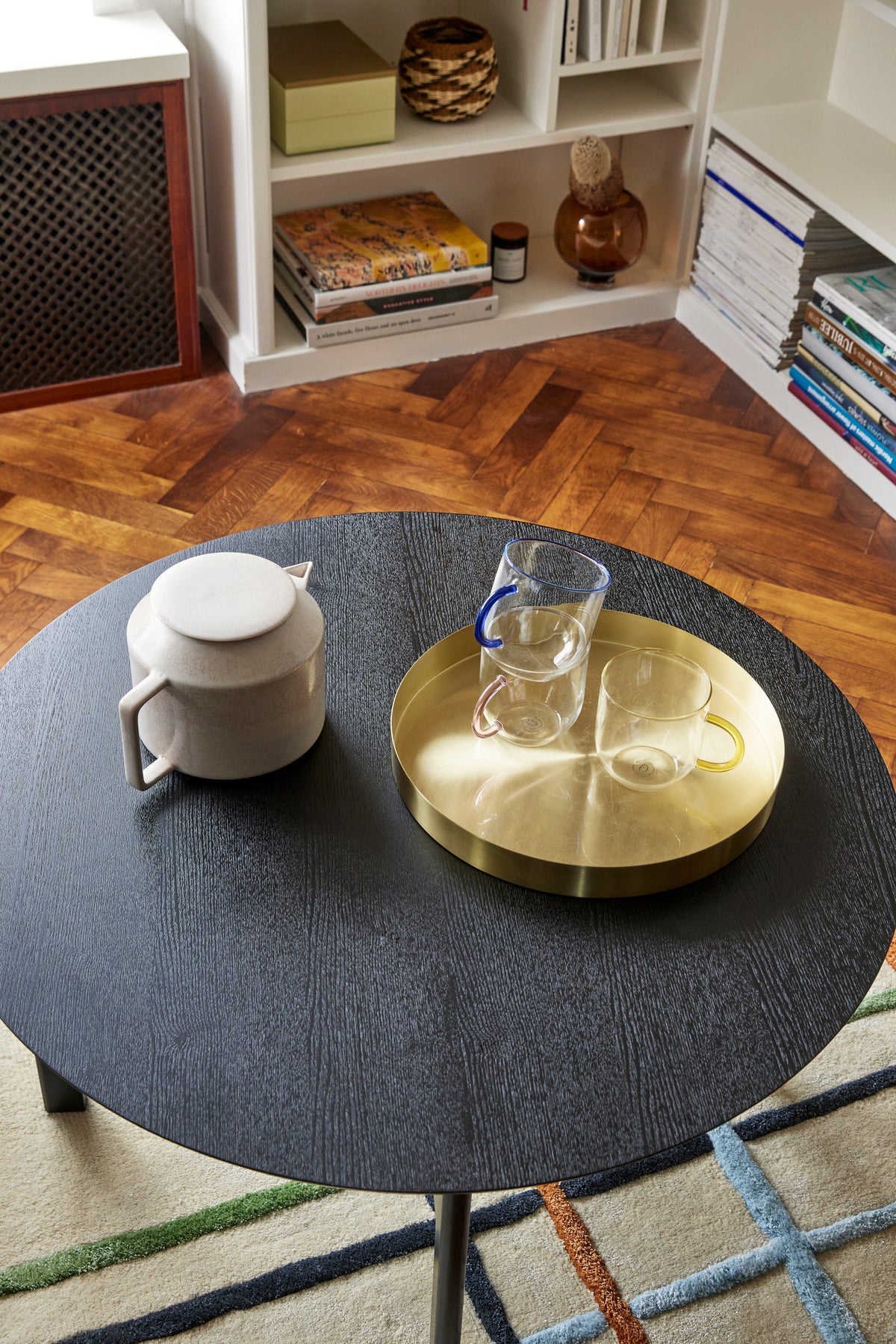 Fjord Couchtisch aus Esche und Eukalyptus