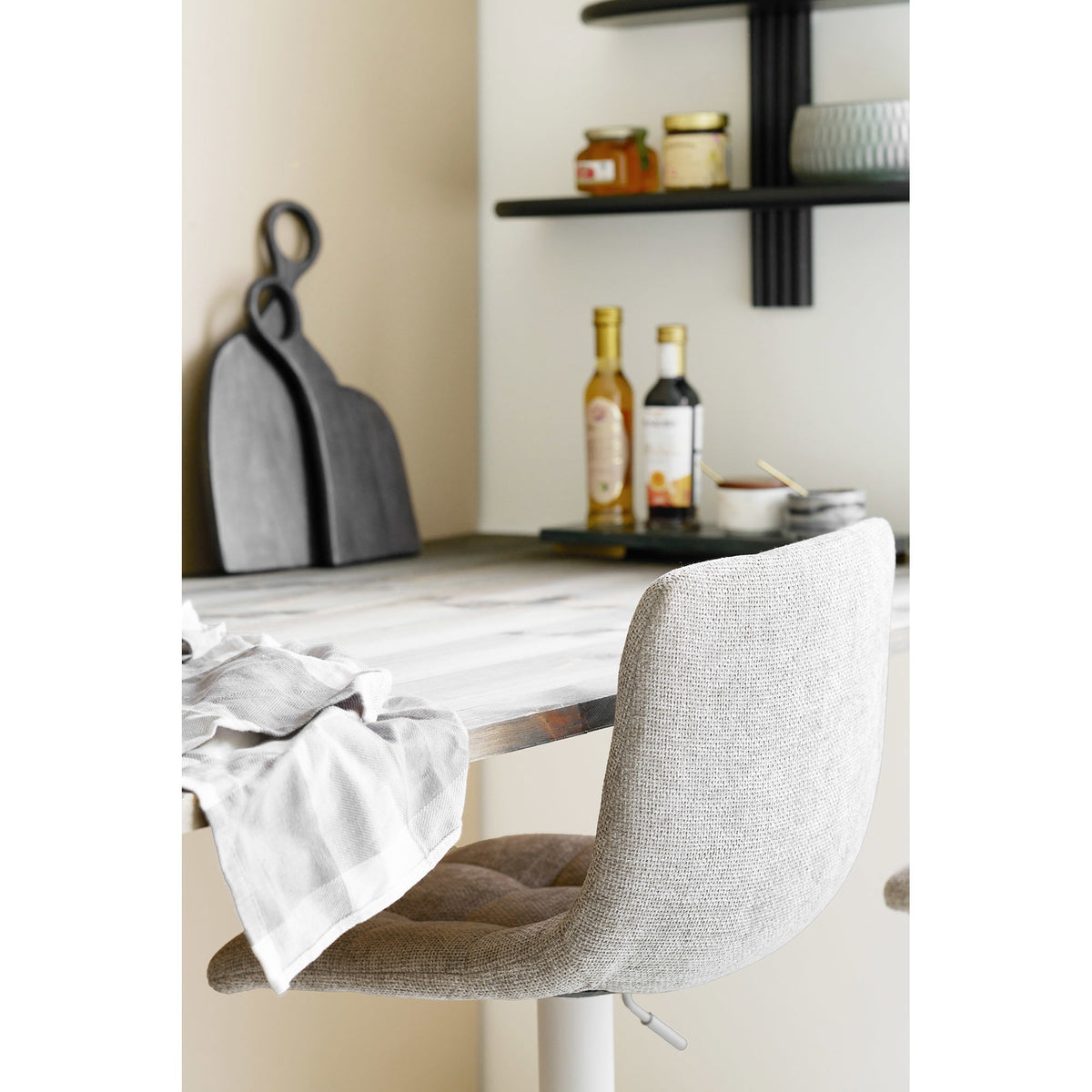 Middelfart Barhocker aus Polyester und Stahl, Grau, 2er-Set