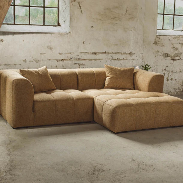 Bora Ecksofa (rechts) in Bouclé Gold, 240 cm Breite | PolsterOase