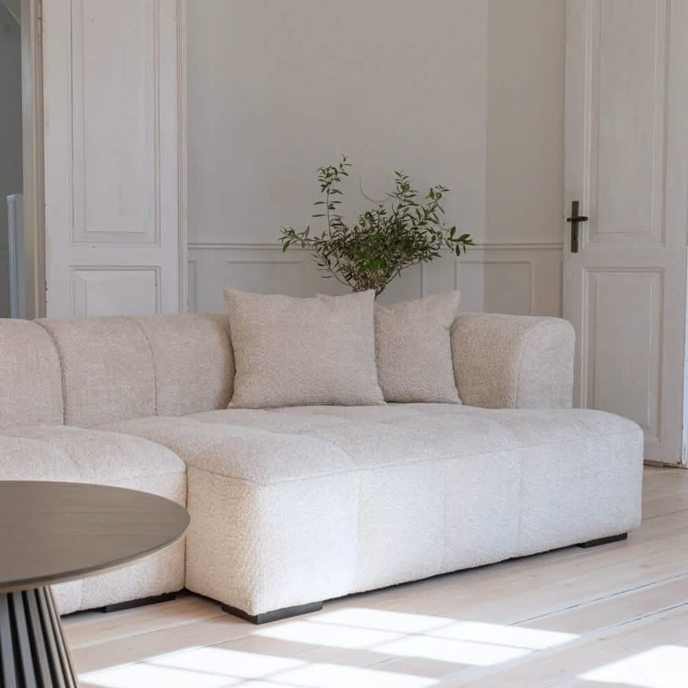Bora Ecksofa (rechts) in Bouclé Beige, 304 cm Breite | PolsterOase