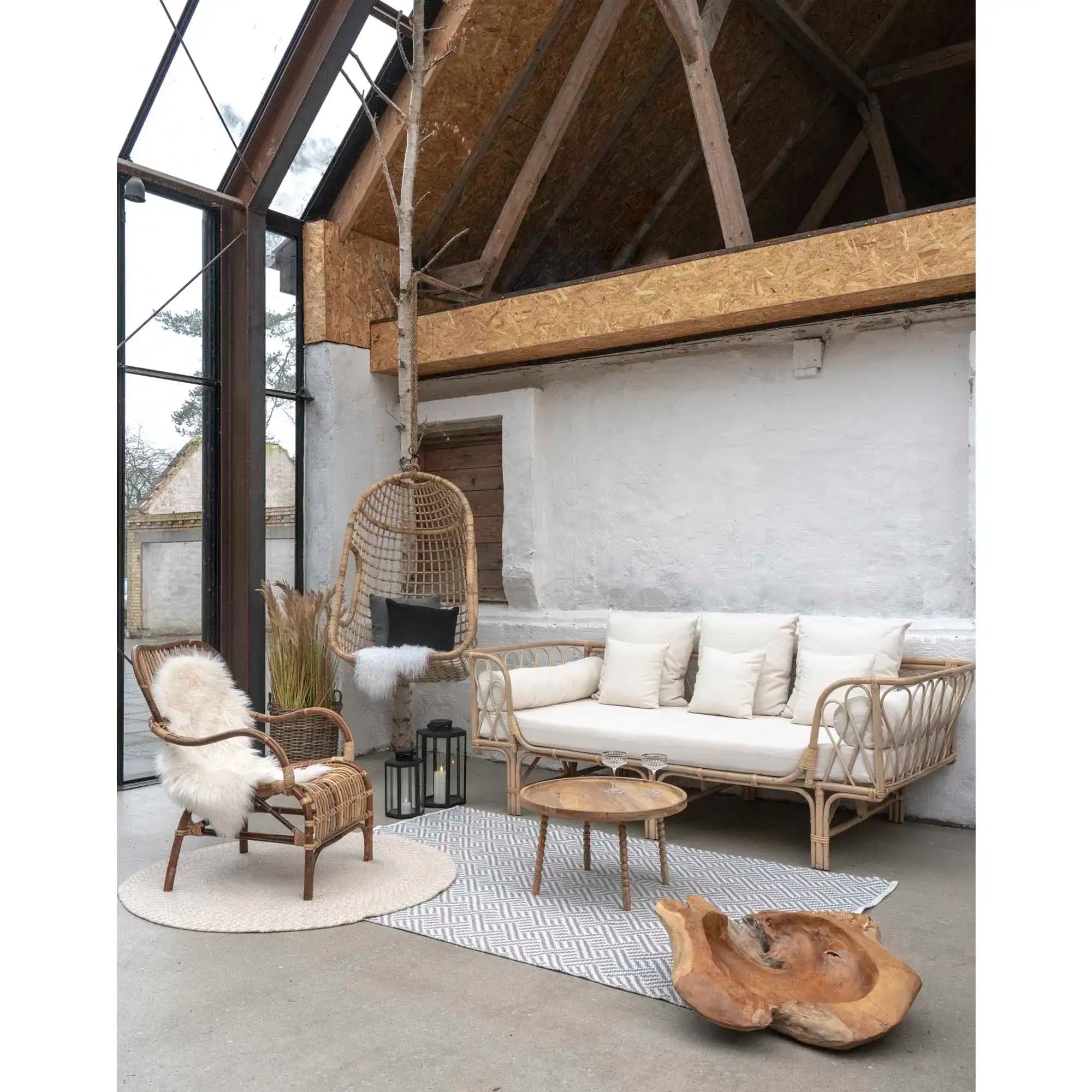 Couchtisch aus Mangoholz Ø60 cm – Runder Beistelltisch im skandinavischen Stil