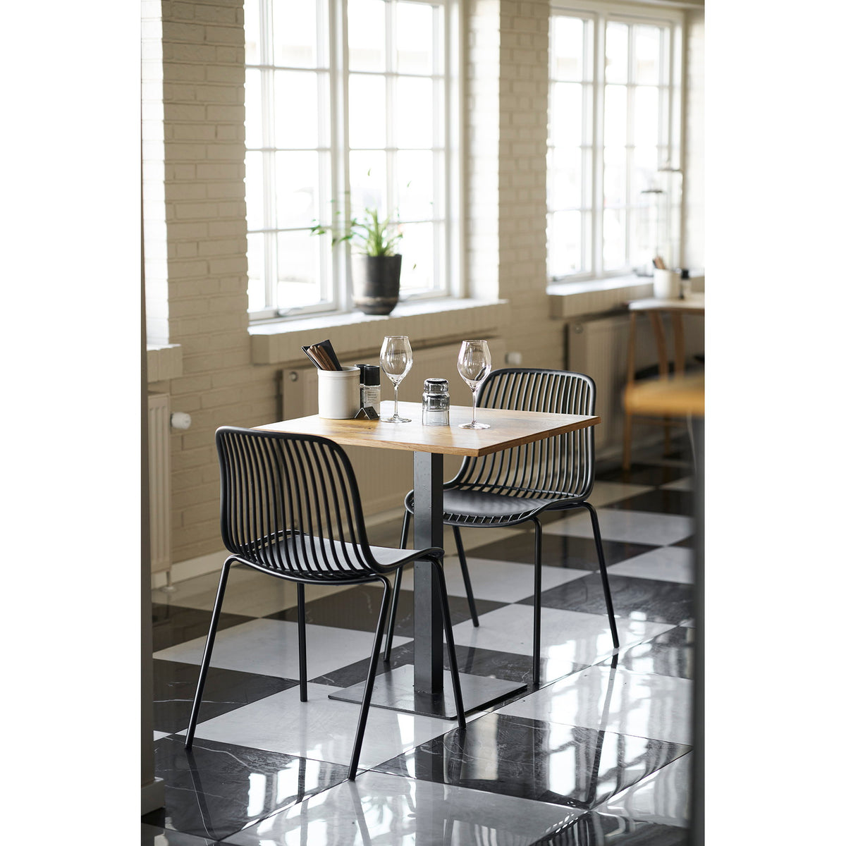Lignano Bistrotisch aus Eichenholz mit Metallgestell, Natur/Schwarz, 70 × 70 × 75 cm