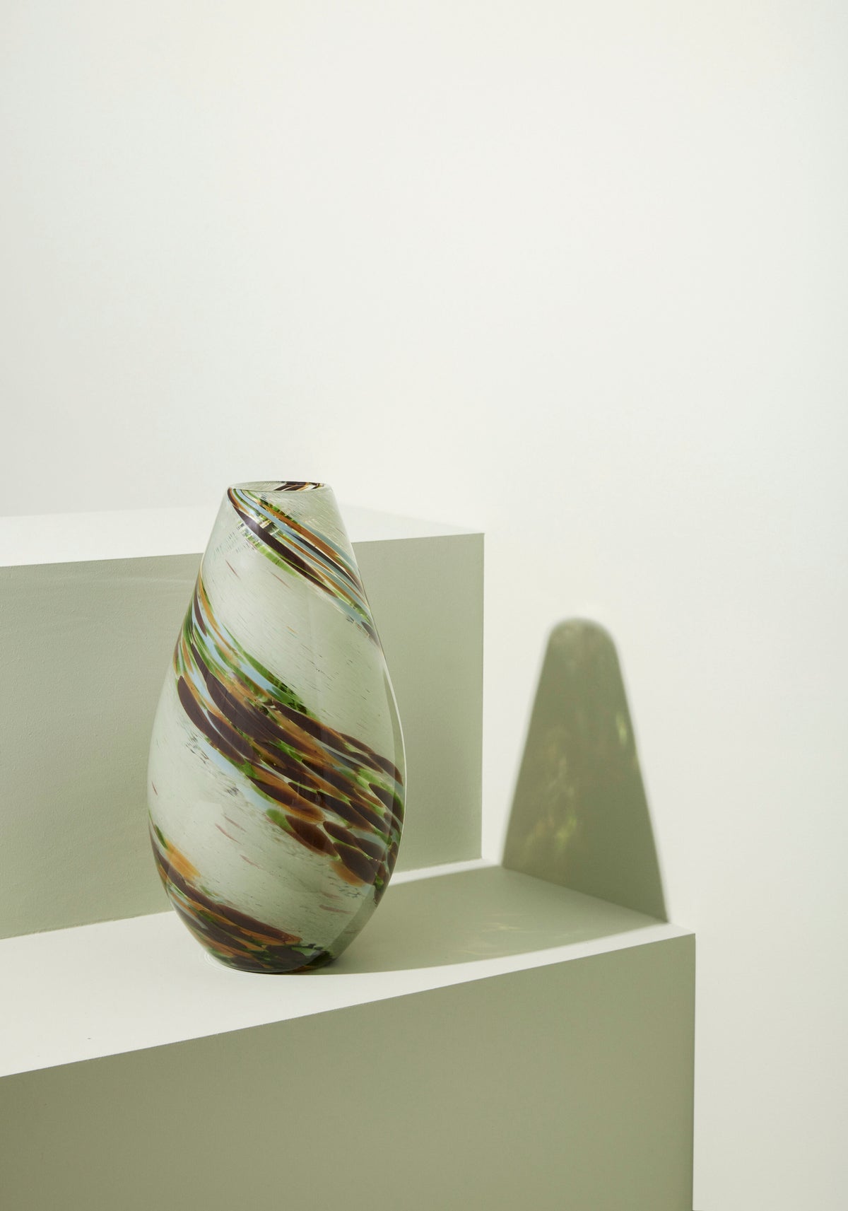 Grove Vase aus mundgeblasenem Glas