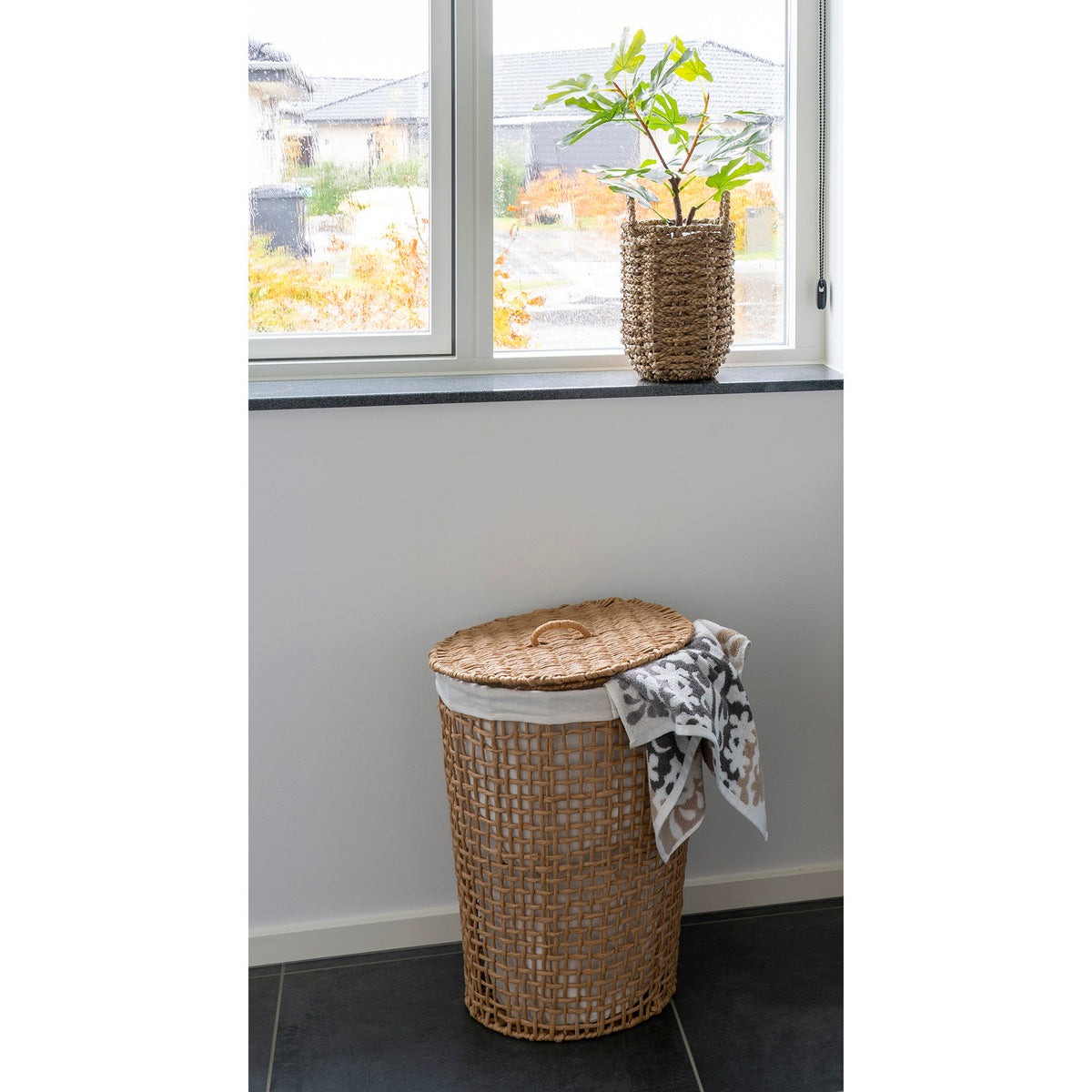 PolsterOase Möbel – Pomal Wäschekorb aus Papier, Metall und Textil, Natur/Weiß, Ø 42 cm – Ansicht 3