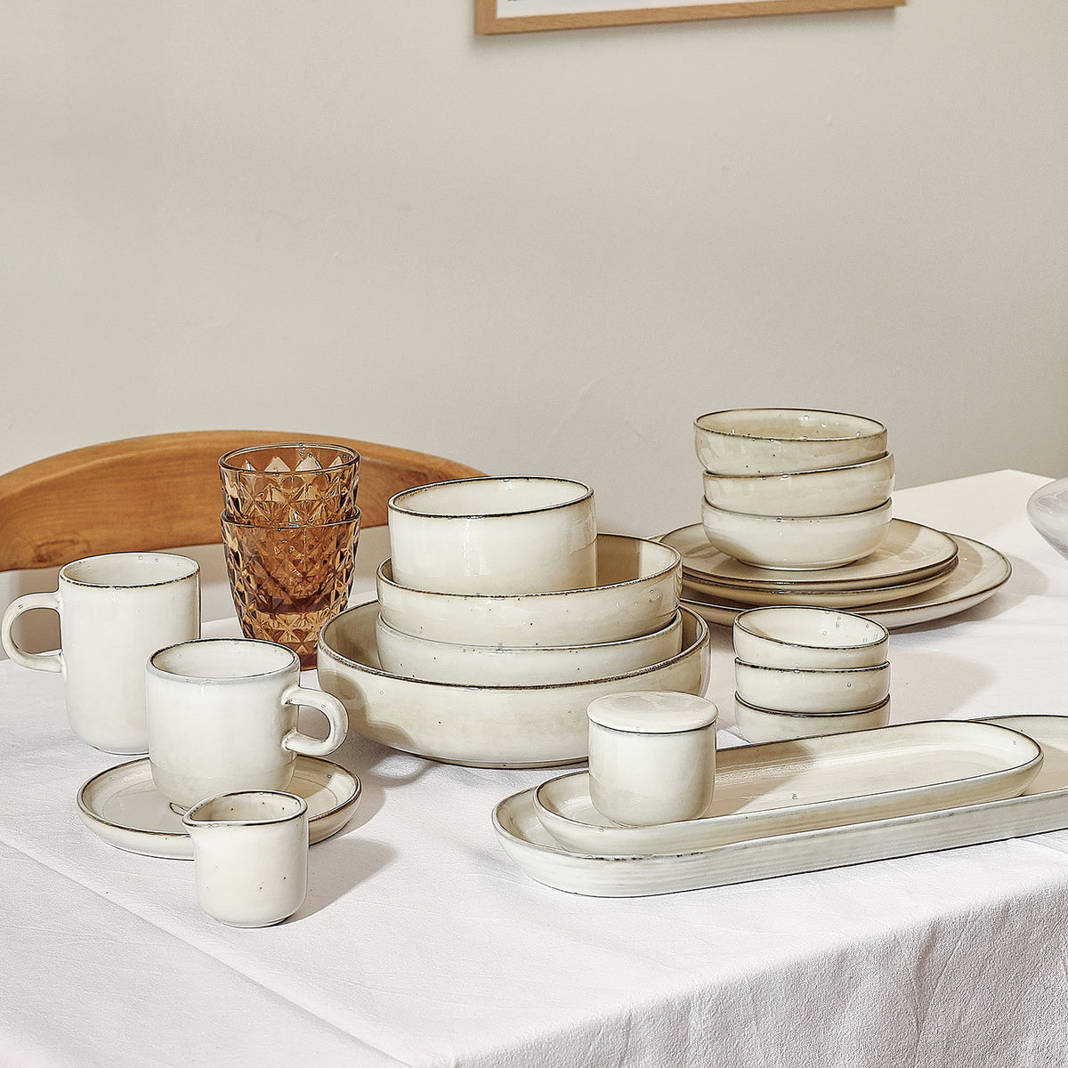 Salt & Pepper 16-teiliges Tafelservice Elfenbein Meridian – Produktansicht 2