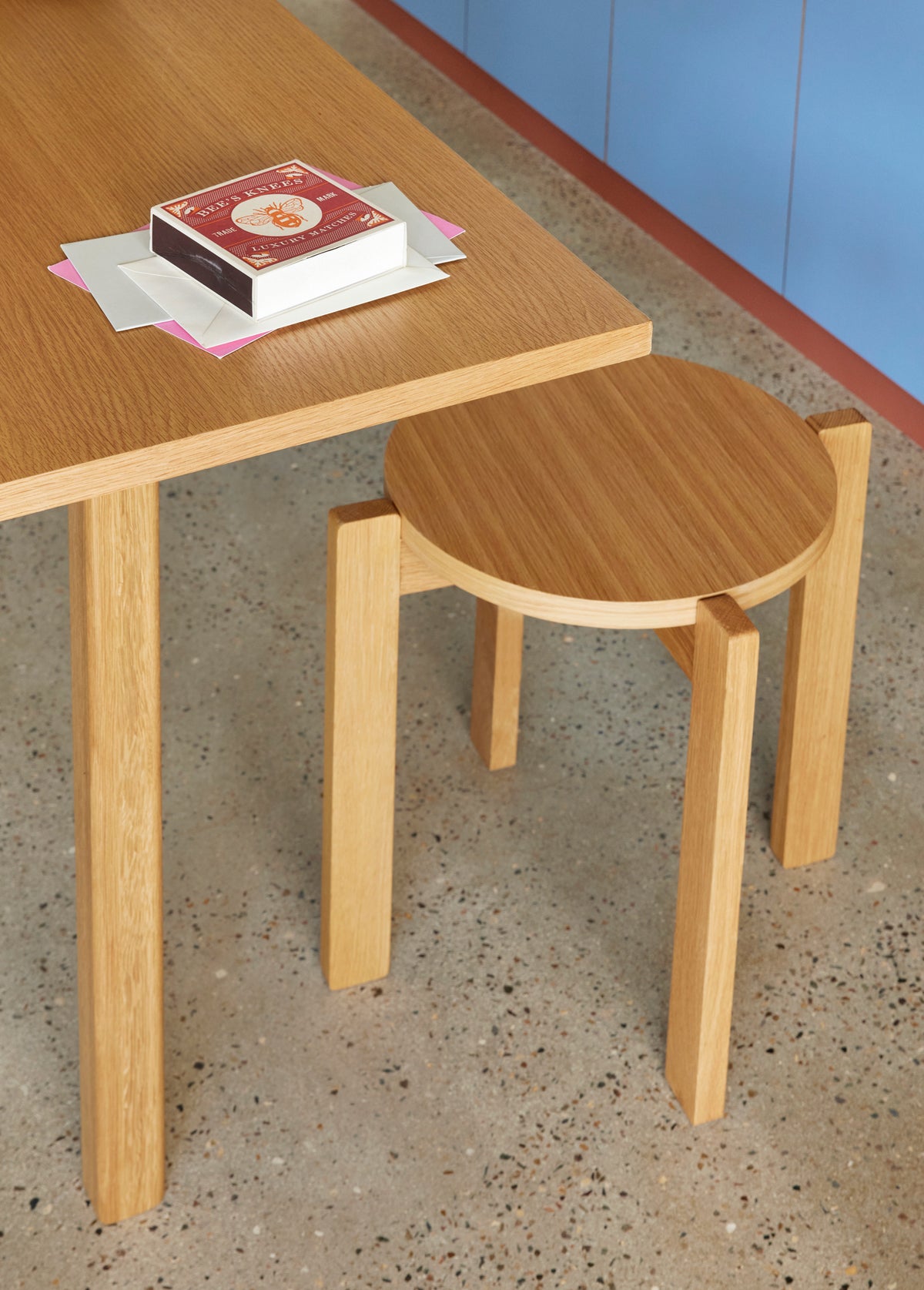 Always Hocker aus Eichenholz