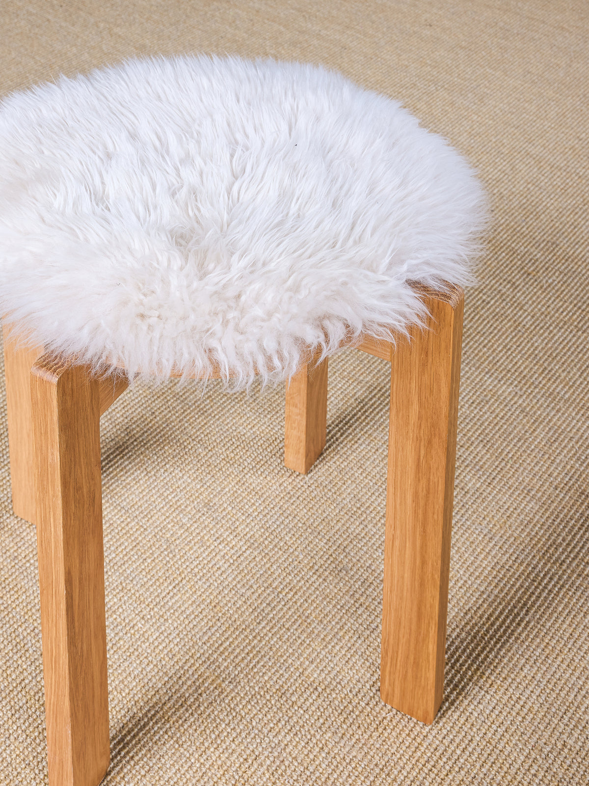 Always Hocker aus Eichenholz