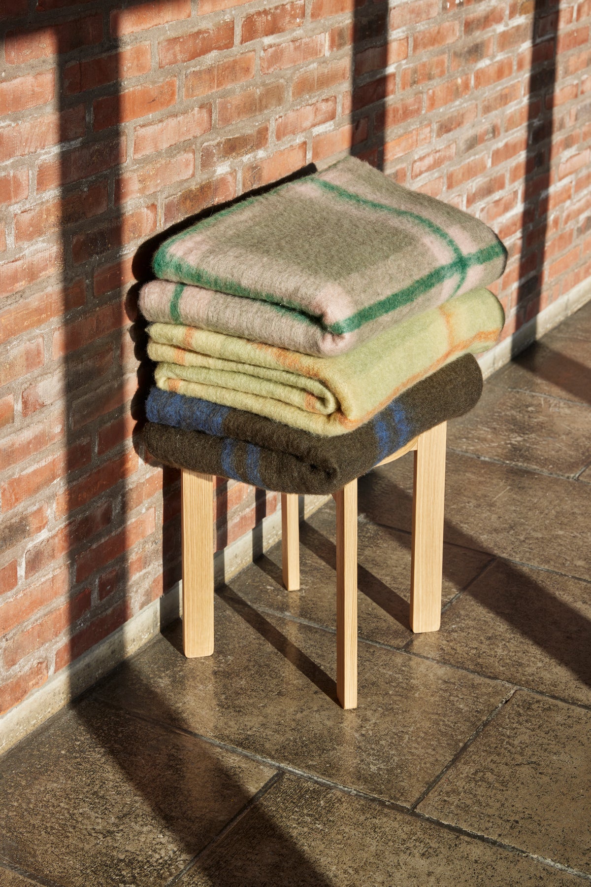 Always Hocker aus Eichenholz