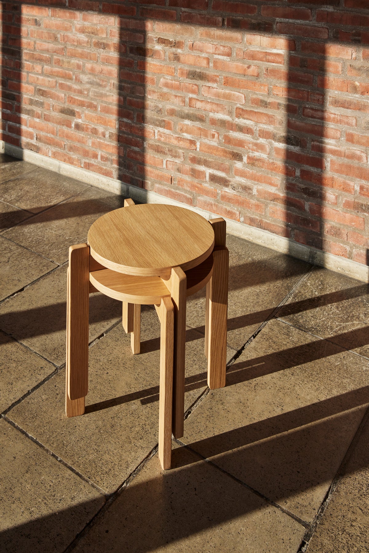 Always Hocker aus Eichenholz