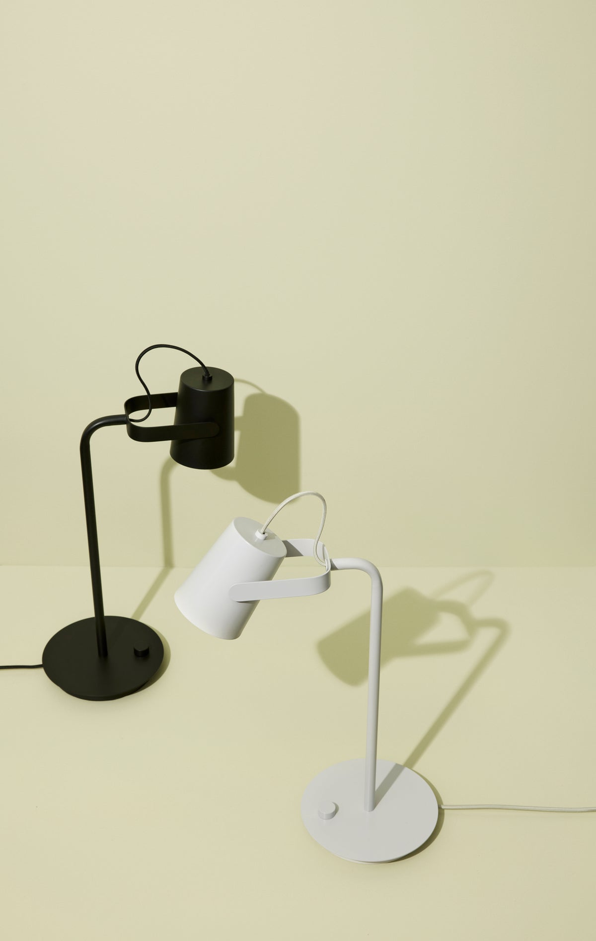 Ardent Tischlampe, schwarz