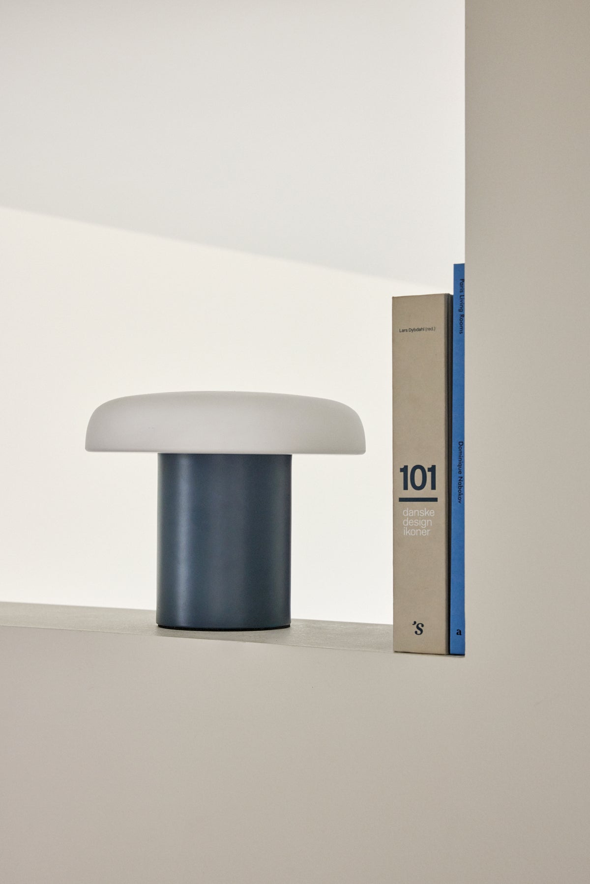 Ateliers Tischlampe Dunkelblau/Weiß