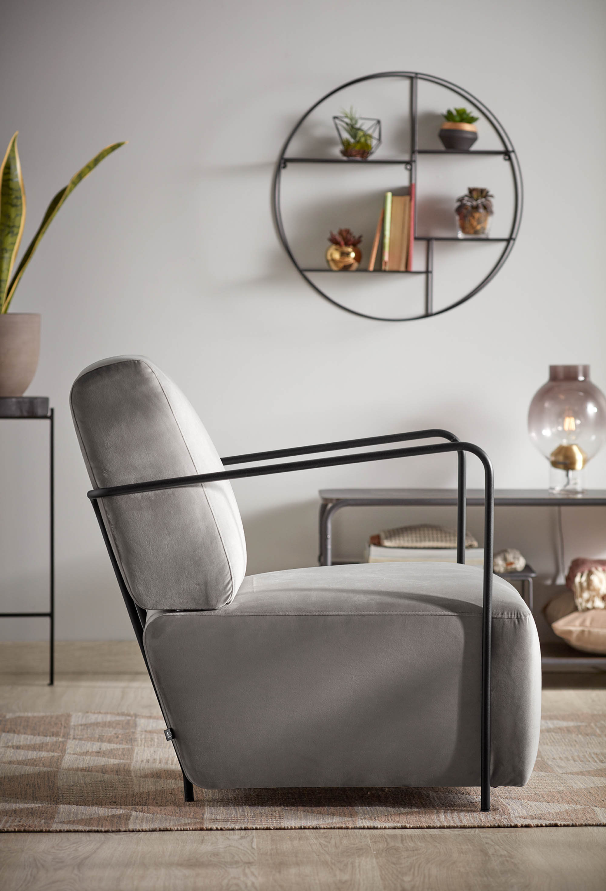 Across Wandregal Ø55 cm – Rundes Designregal aus schwarzem Stahl (Industrial Style)