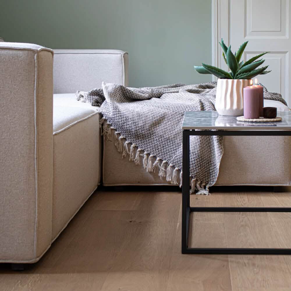 Balu in Strukturstoff Beige + Hocker, 230 cm Breite | PolsterOase