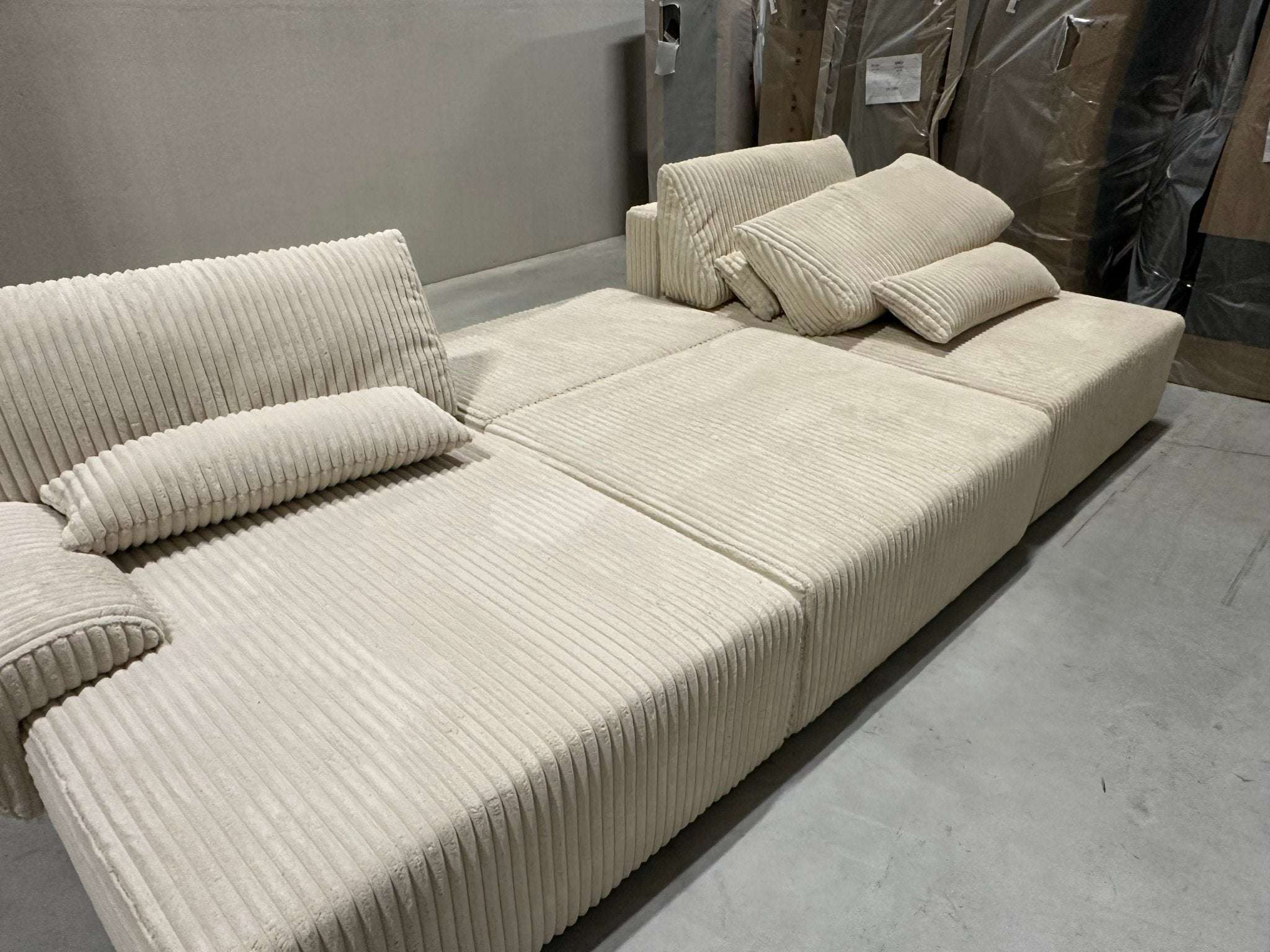 Wohnlandschaft mit Schlaffunktion in Breitcord Beige - POLSTEROASE