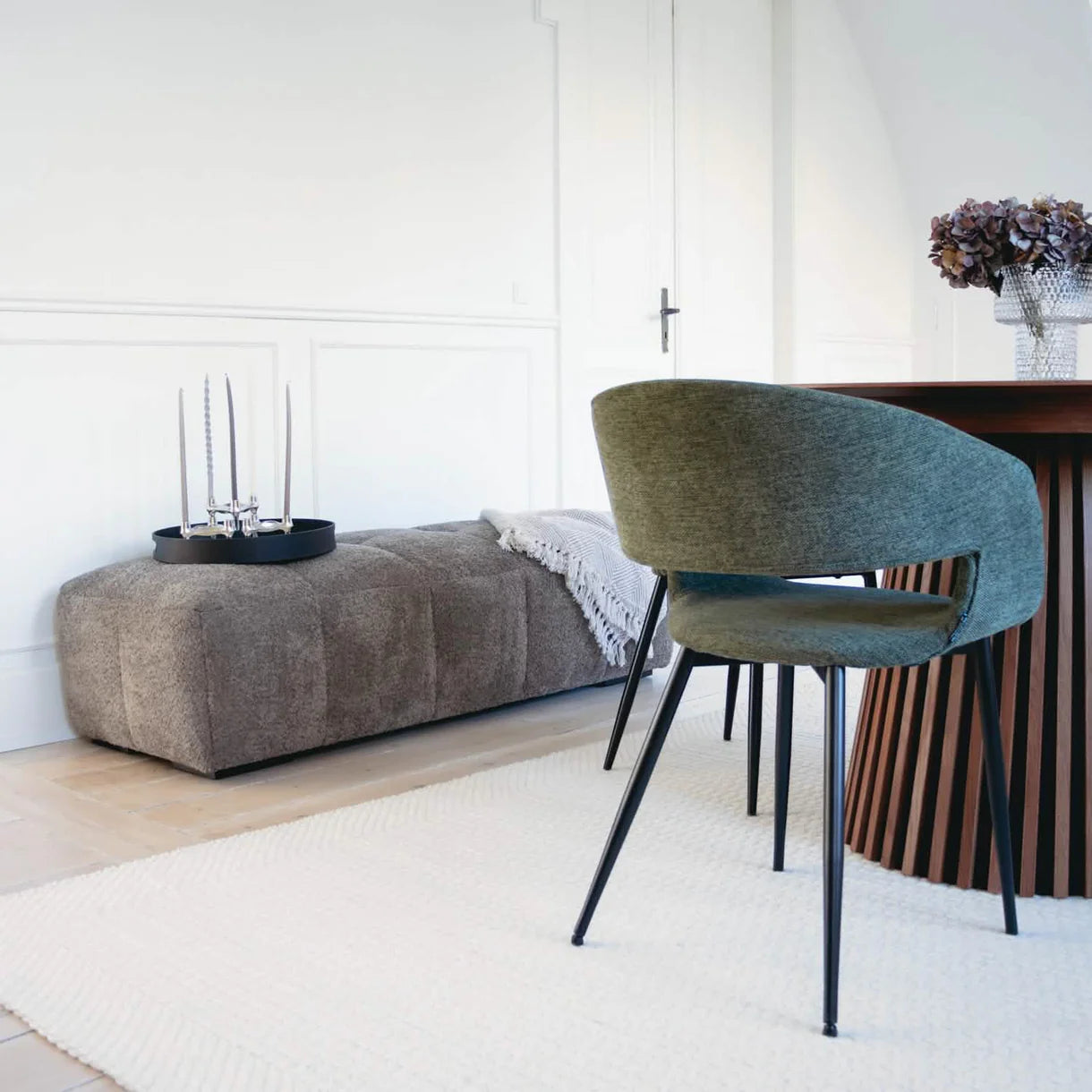 Bora Hocker in Bouclé Beige, 150 cm Breite | PolsterOase