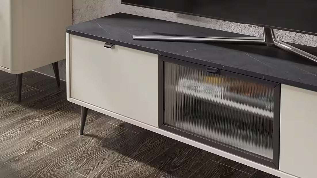 Mavi Kommode 160 cm – Design Sideboard mit Lamellen & 3 Türen (Kaschmir/Graphit Marmor)
