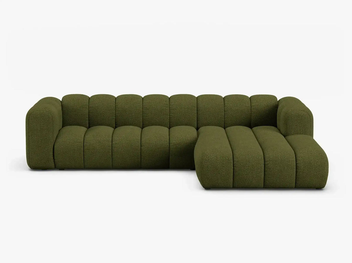 PolsterOase Sofa – Grandé Ecksofa 4-Sitzer in Bouclé, 290 cm Breite, Grün, Rechts – Frontalansicht