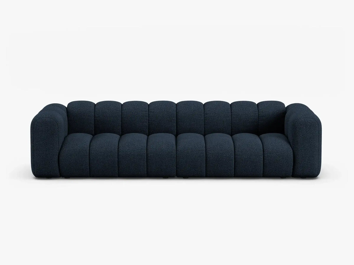 PolsterOase Sofa – Grandé Sofa 4-Sitzer in Bouclé, 290 cm Breite, Weiß – Frontalansicht