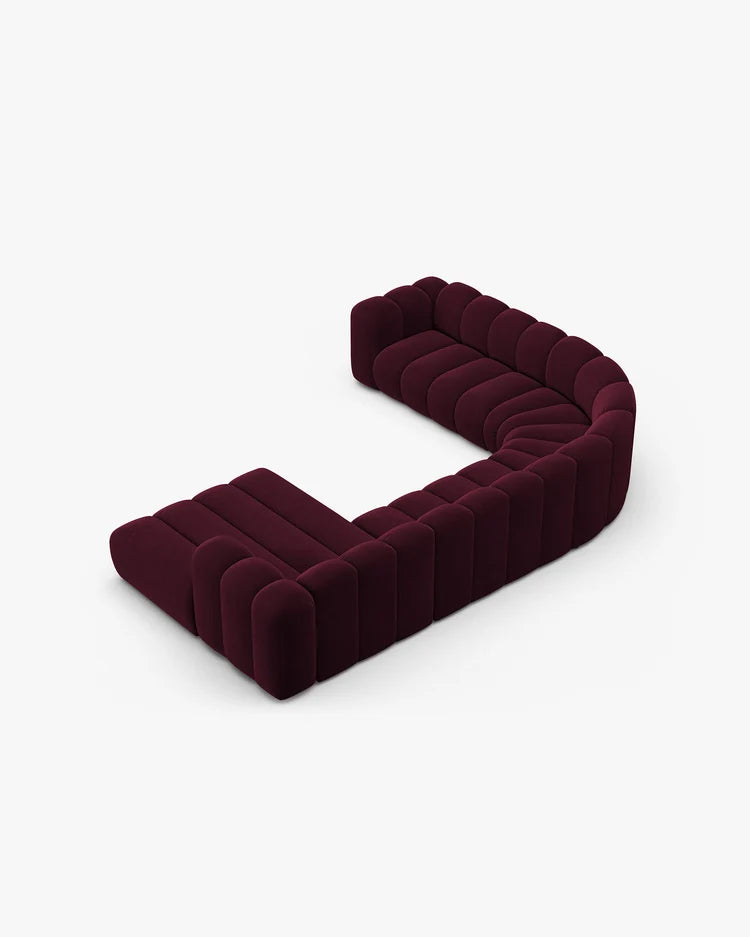 PolsterOase Sofa – Grandé Wohnlandschaft 6-Sitzer in Samt, 370 cm Breite, Burgund, Links – Detailansicht