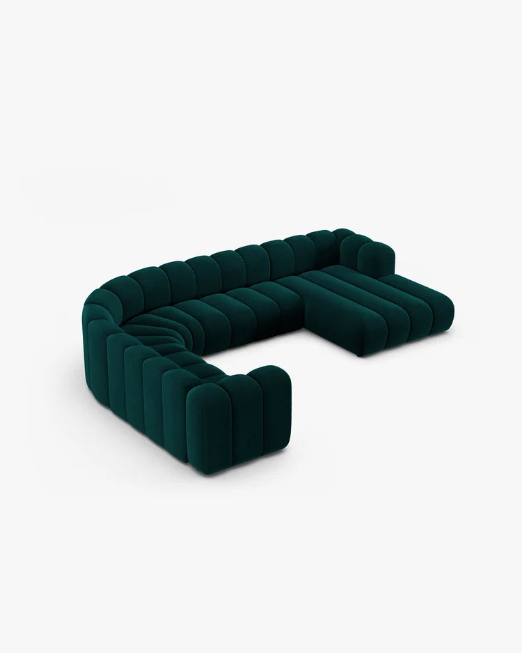 PolsterOase Sofa – Grandé Wohnlandschaft 6-Sitzer in Samt, 370 cm Breite, Deep Petrol, Links – Perspektivische Ansicht