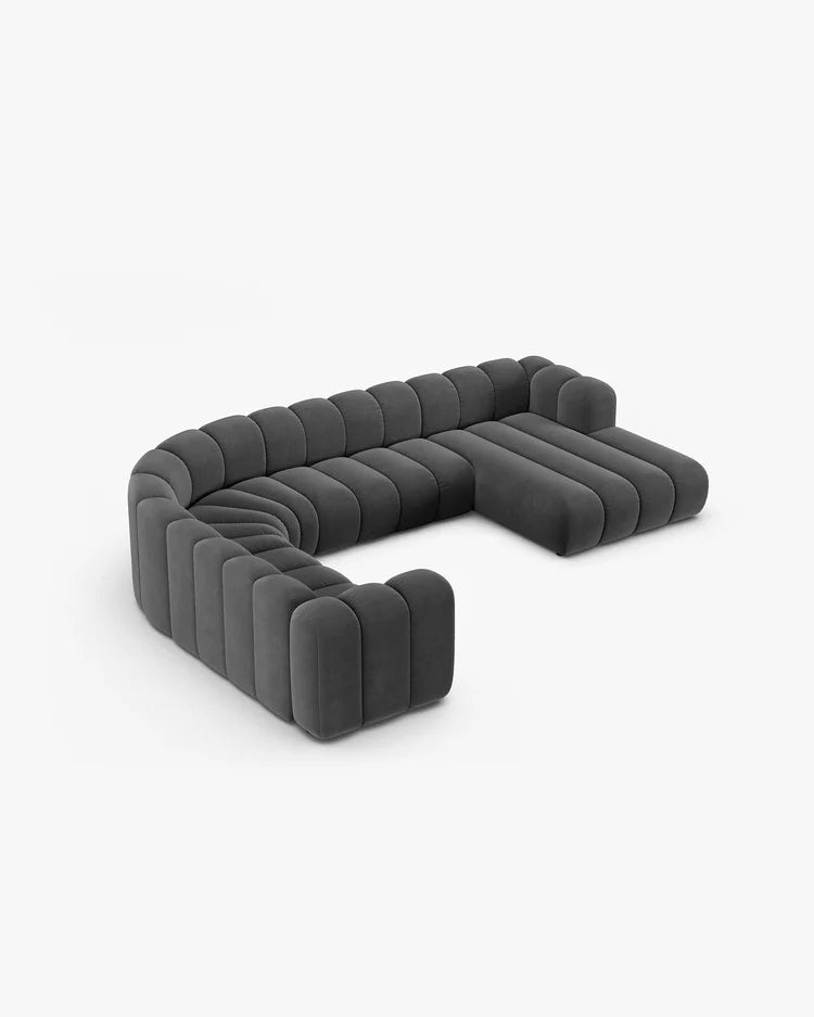 PolsterOase Sofa – Grandé Wohnlandschaft 6-Sitzer in Samt, 370 cm Breite, Grau, Links – Perspektivische Ansicht