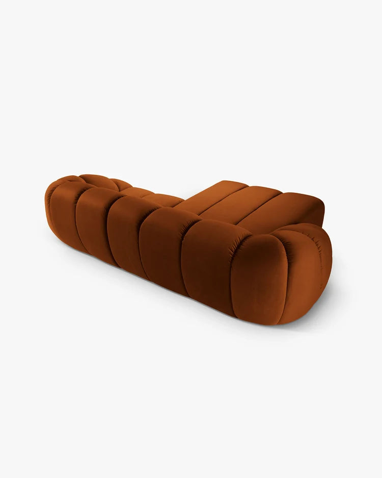 PolsterOase Sofa – Monto Ecksofa 3-Sitzer in Samt, 270 cm Breite, Terracotta, Links – Perspektivische Ansicht