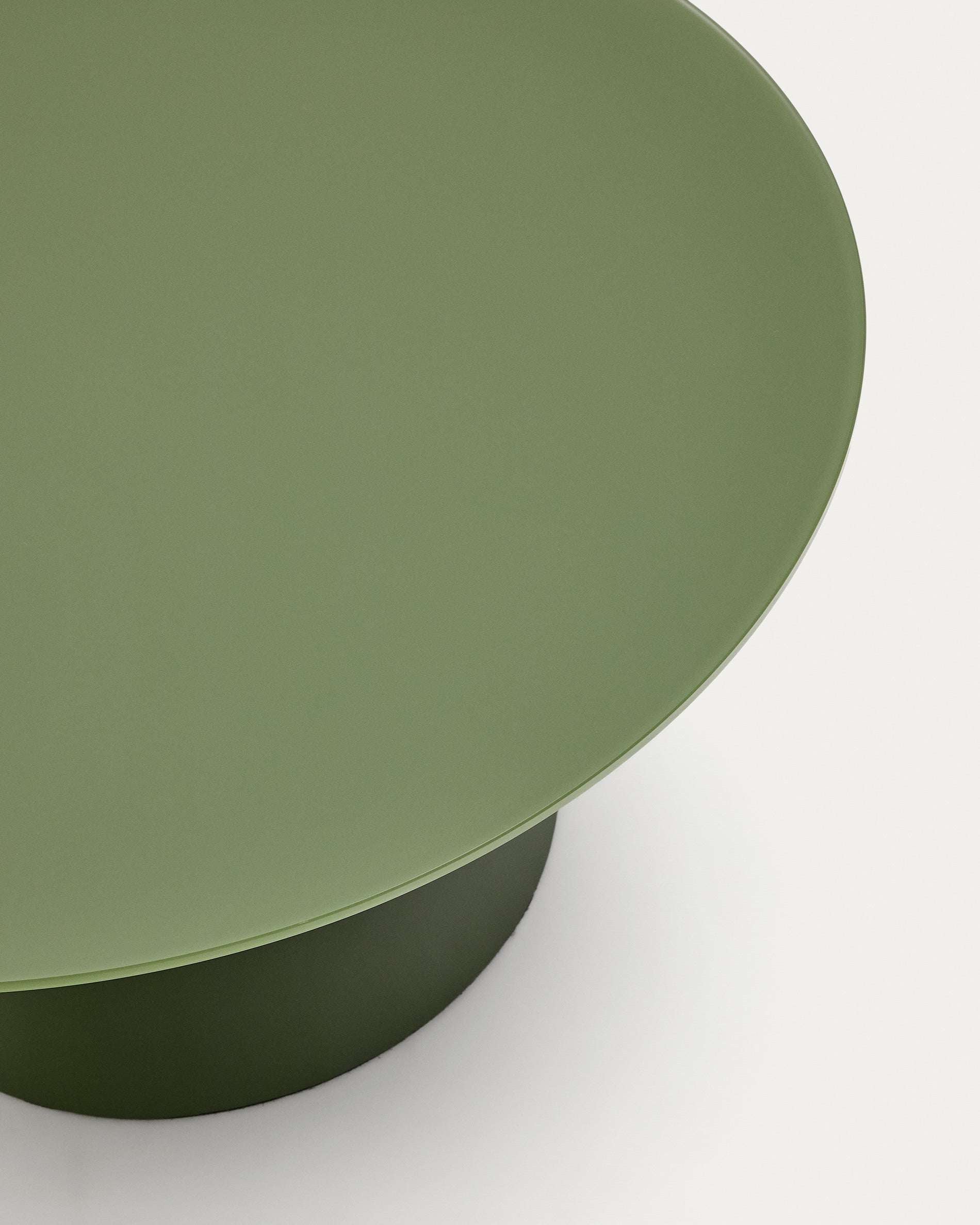 Wilshire Couchtisch Ø80 cm – Milchglas & Stahl in Grün (Modern Industrial Design)