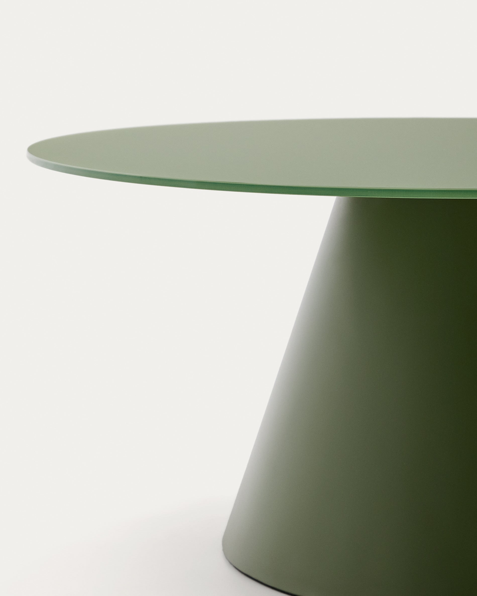 Wilshire Couchtisch Ø80 cm – Milchglas & Stahl in Grün (Modern Industrial Design)