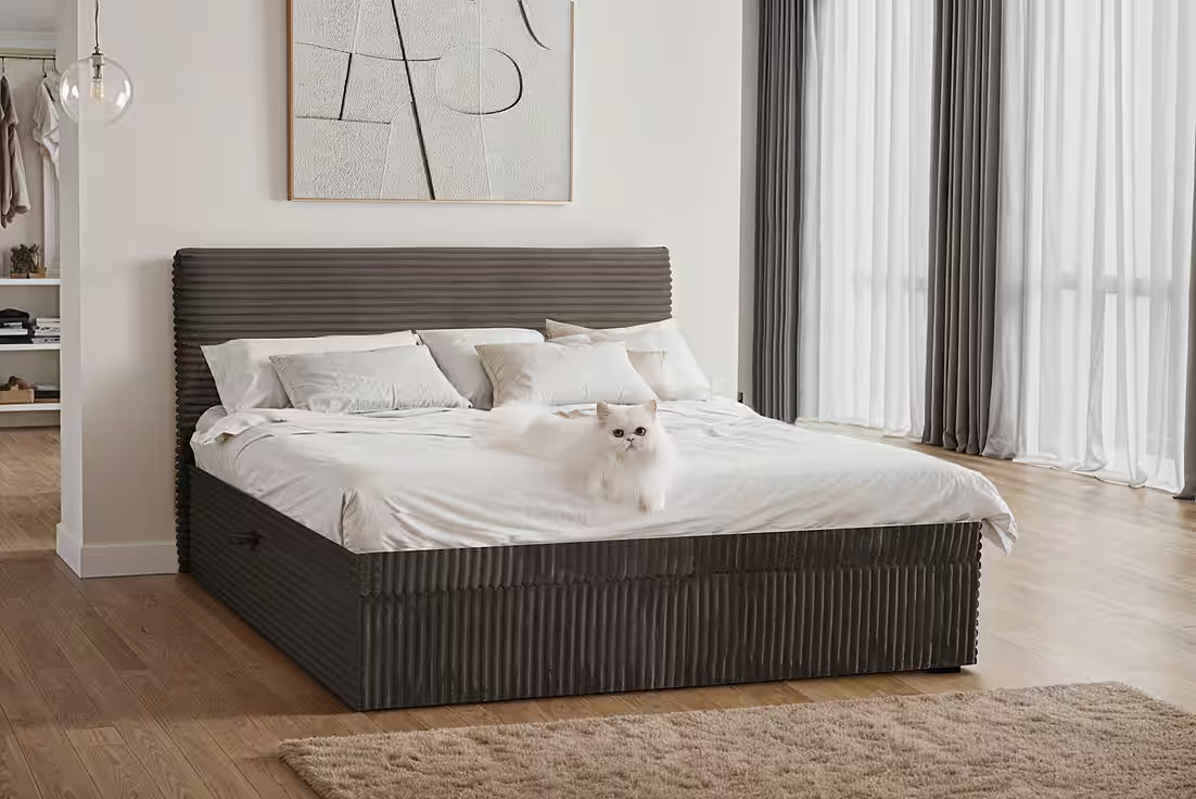Boxspringbett Toulouse 200x200 cm mit Bettkasten, Topper und Bonellmatratze in Breitcord
