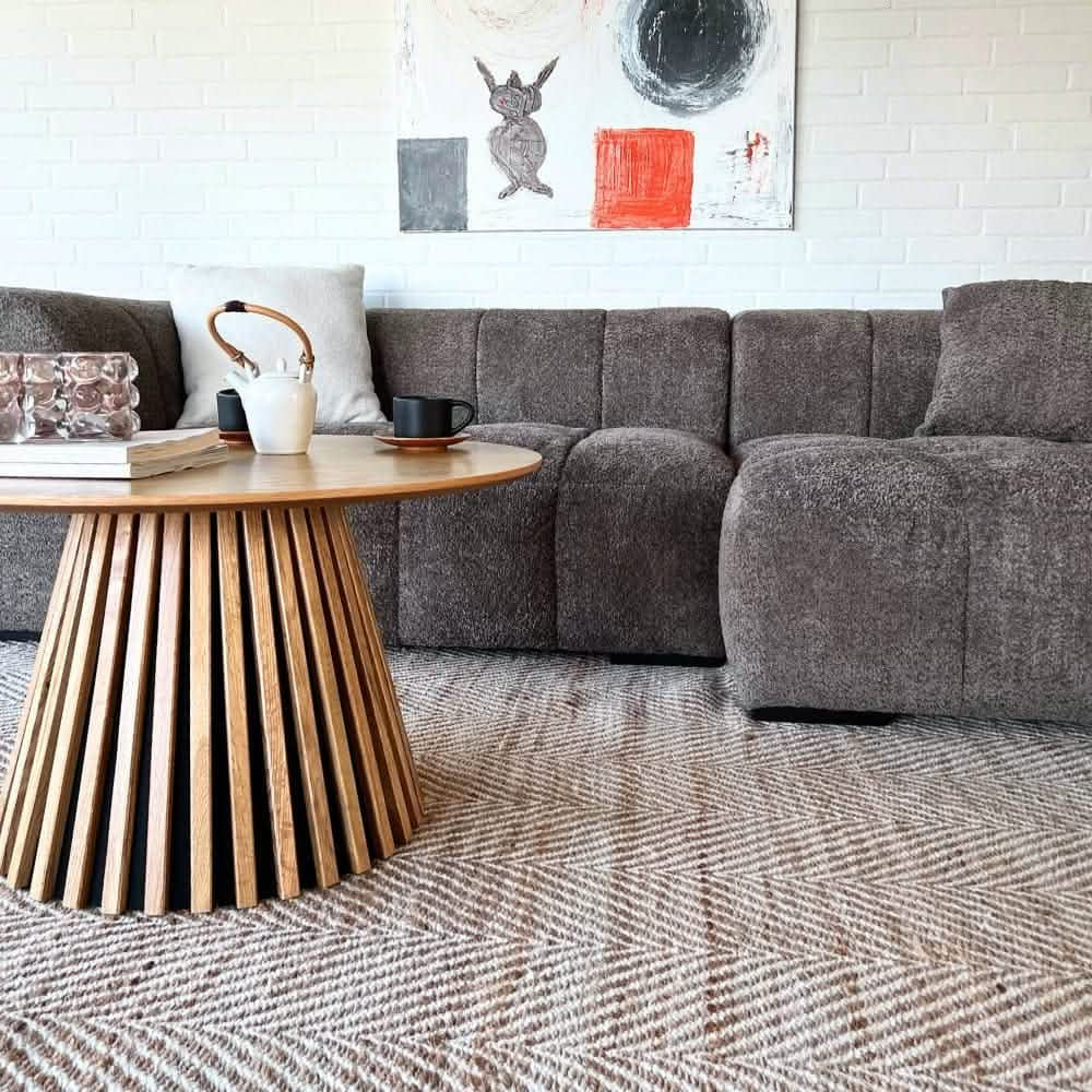 Bora Ecksofa (rechts) in Bouclé Beige, 304 cm Breite | PolsterOase