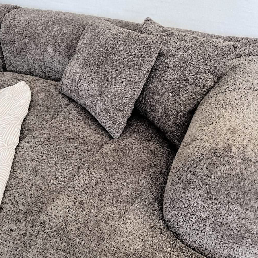 Bora Ecksofa (rechts) in Bouclé Beige, 304 cm Breite | PolsterOase