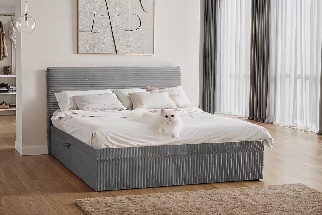 Boxspringbett Toulouse 200x200 cm mit Bettkasten, Topper und Bonellmatratze in Breitcord