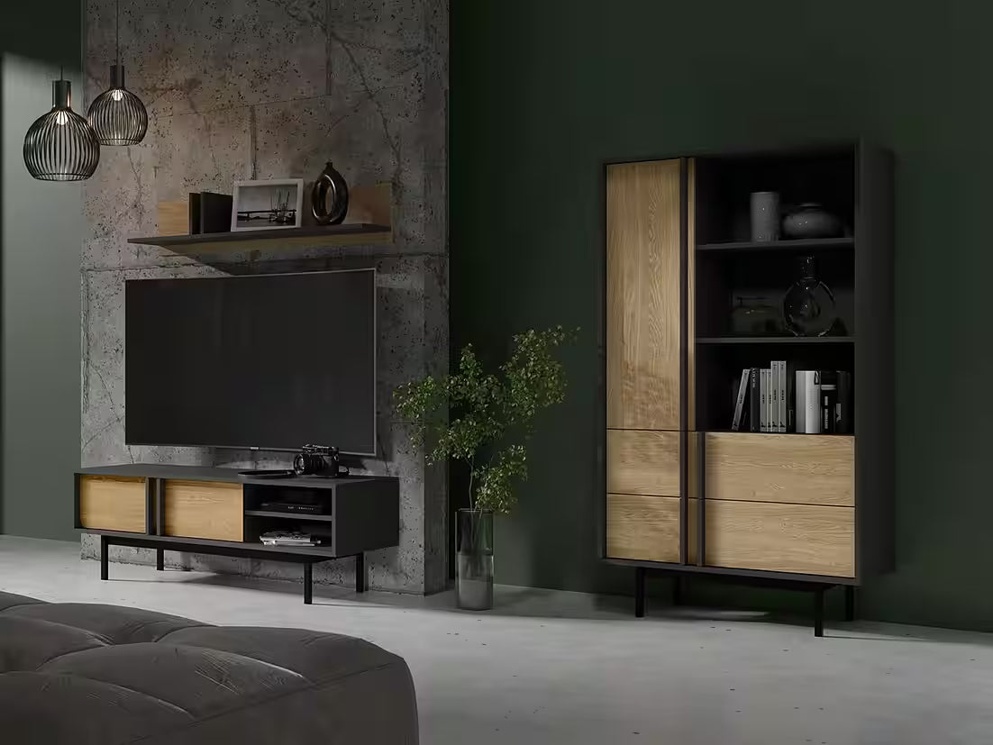 Alva 63 cm – Modernes Standregal mit 3 Türen & Metallfüßen (Eiche)