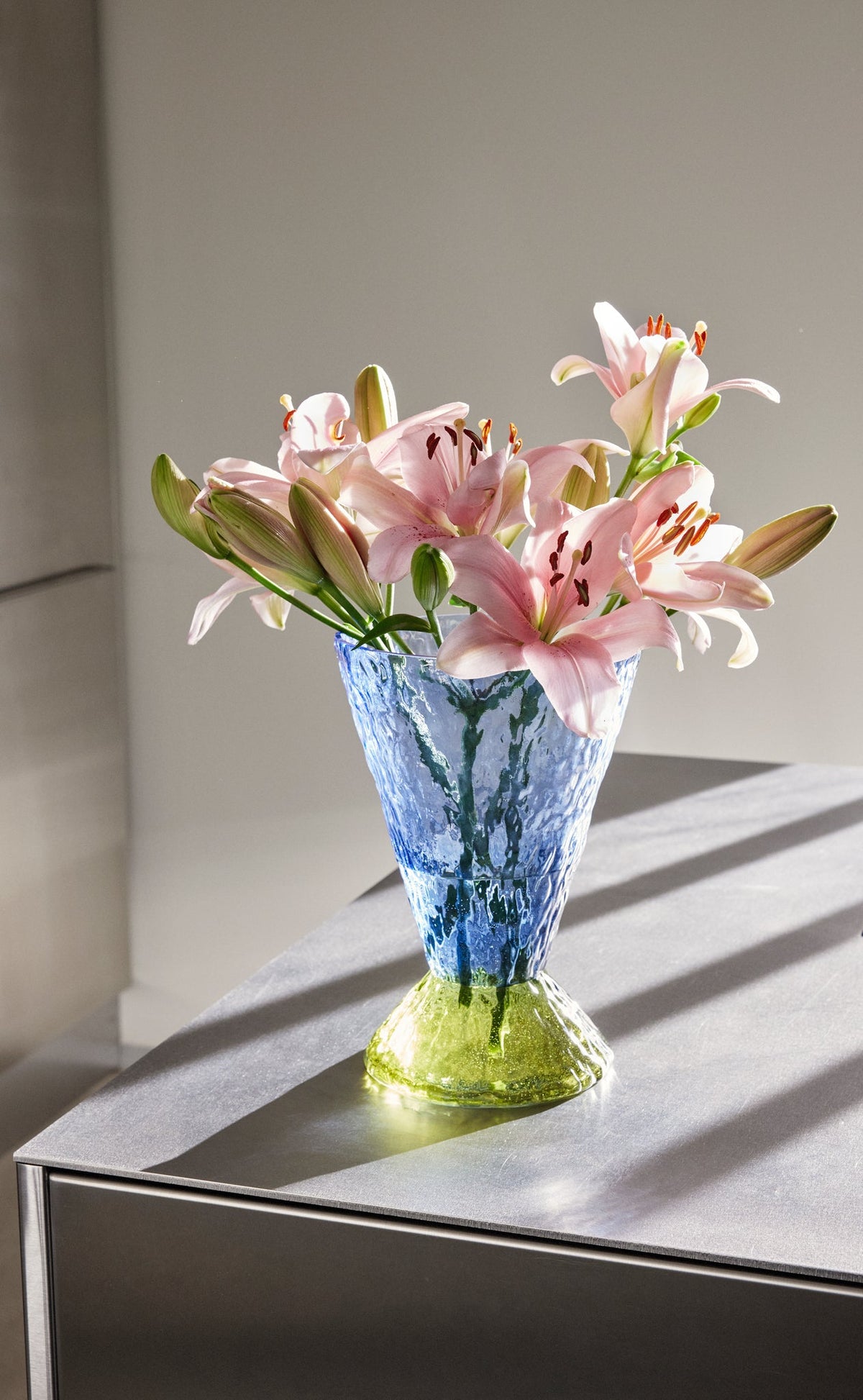 PolsterOase Möbel – Abyss Vase aus mundgeblasenem Glas, Blau – Ansicht 5