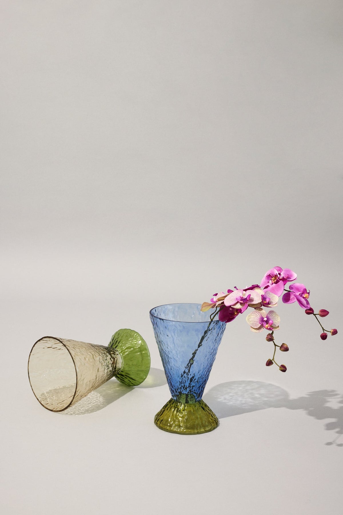 PolsterOase Möbel – Abyss Vase aus mundgeblasenem Glas, Blau – Ansicht 9