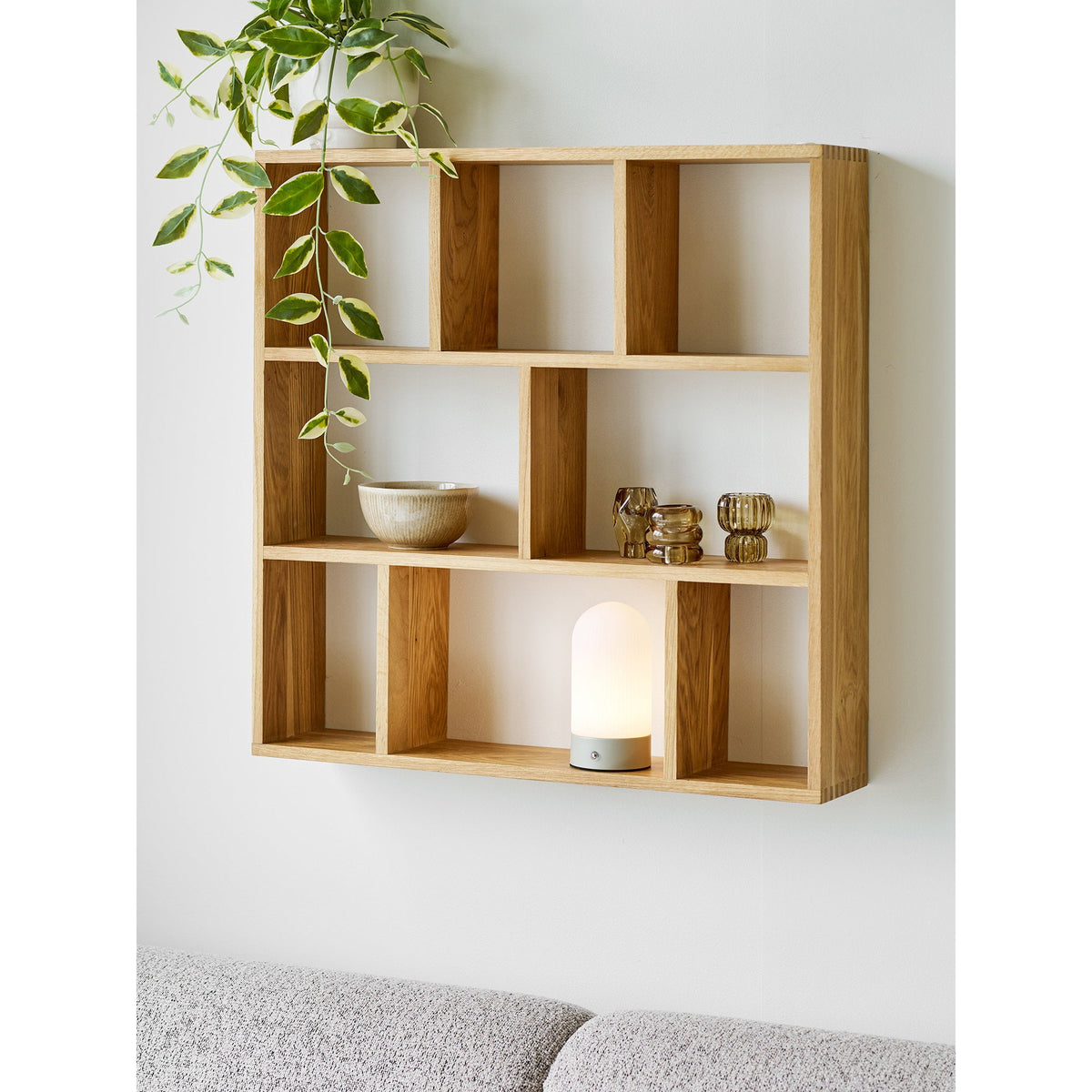PolsterOase Möbel – Ashford Akku Tischlampe aus Metall und PE, Beige/Weiß – Ansicht 5
