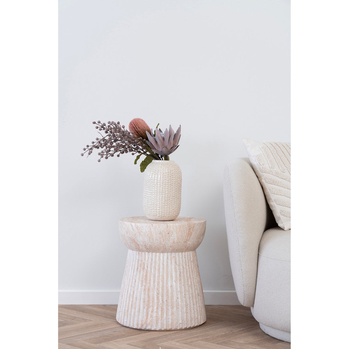PolsterOase Möbel – Bonn Beistelltisch aus Fiberclay, gerillt, Natur, Ø 37 cm – Ansicht 3