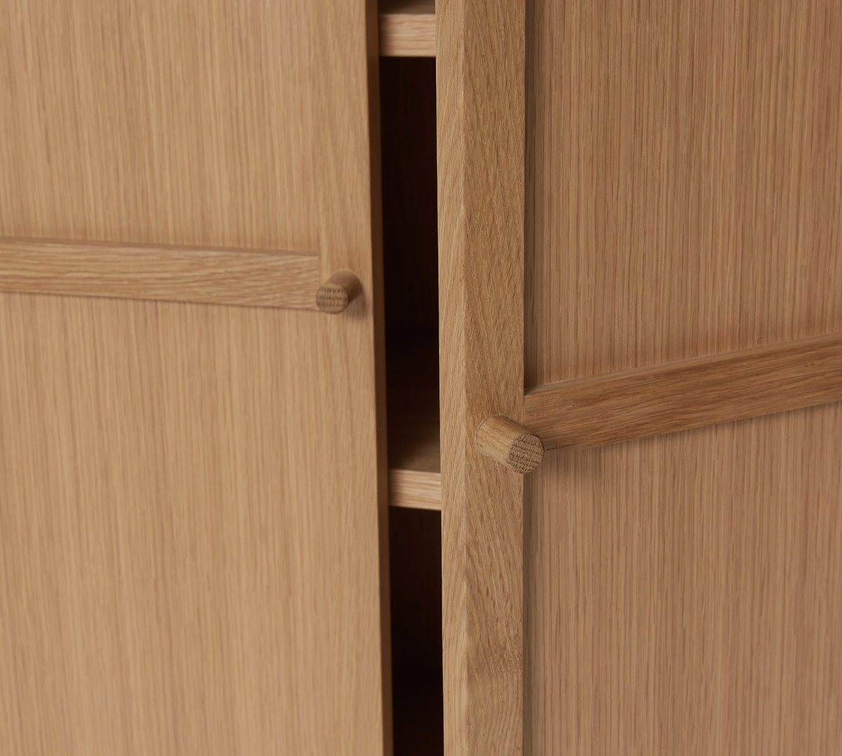 PolsterOase Möbel – Candour Schrank aus Eichenholz – Ansicht 6