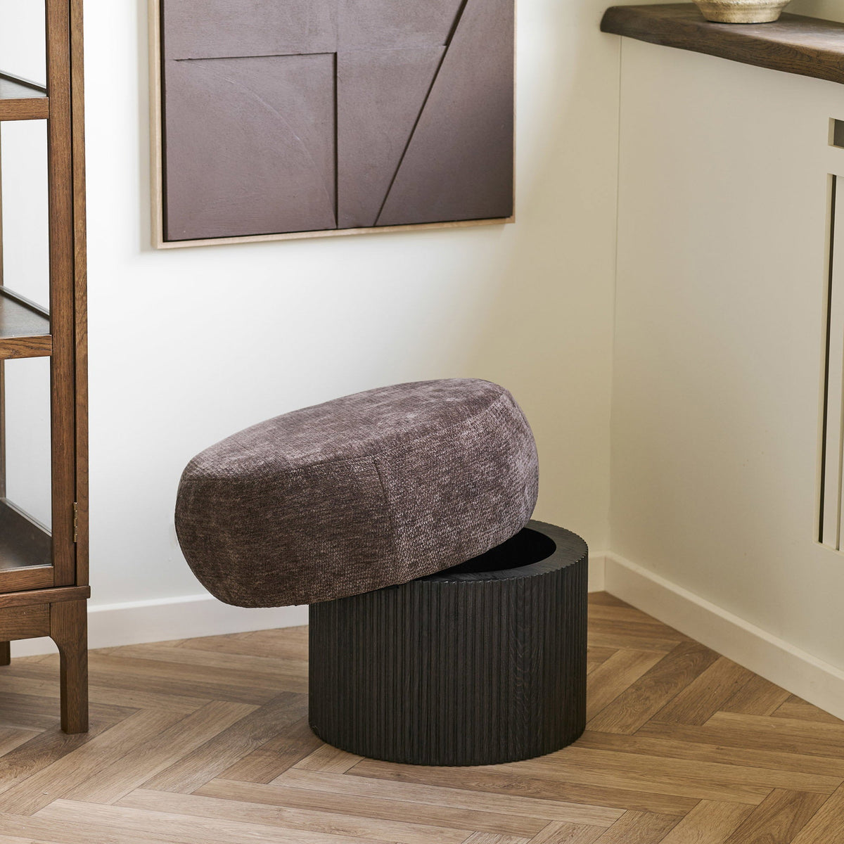 PolsterOase Möbel – Christchurch Pouf mit Chenille, Bezug, Dunkelbraun, Ø 52 cm – Ansicht 6