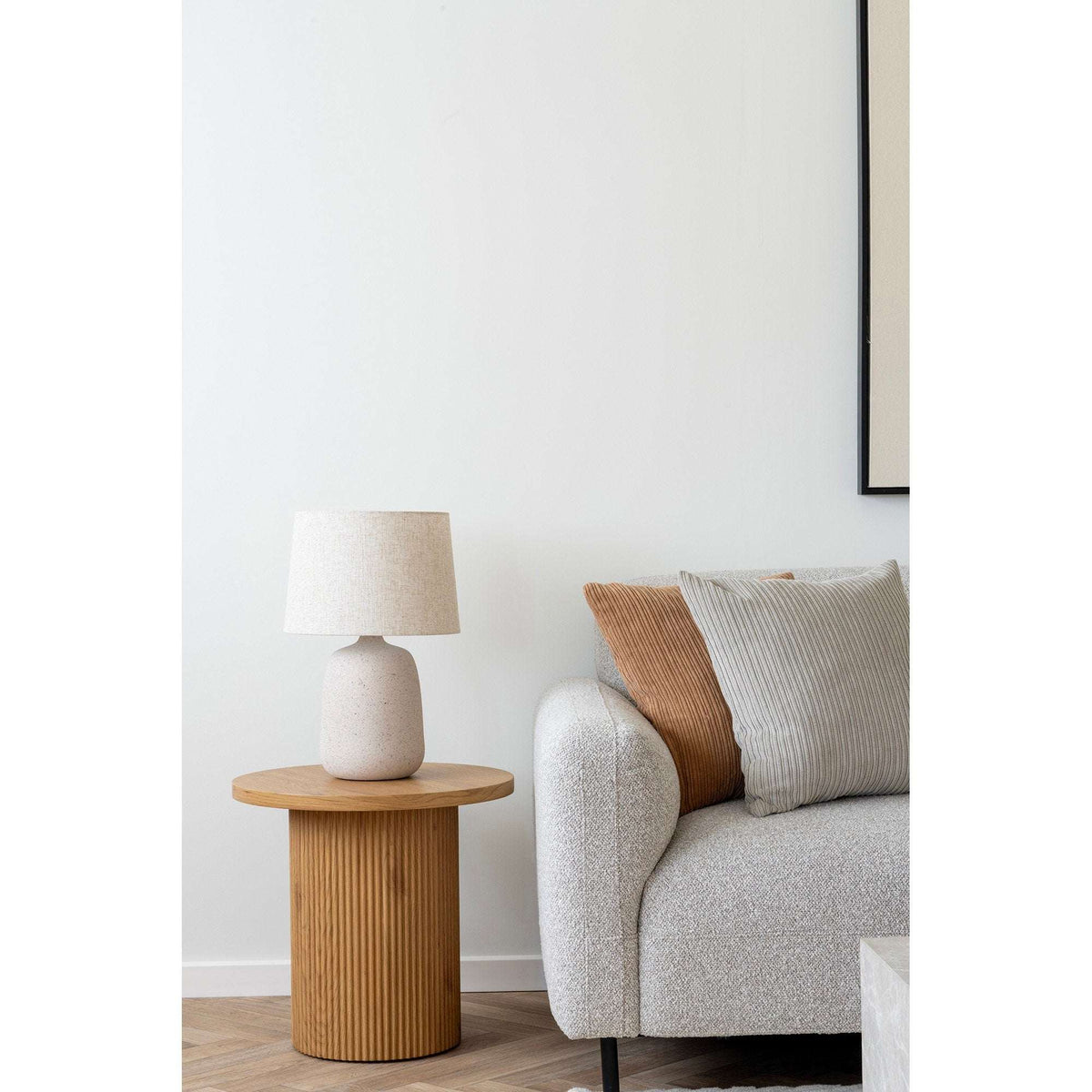 PolsterOase Möbel – Croft Tischlampe aus Fiberclay, Stone/Sand, 46 cm – Ansicht 4