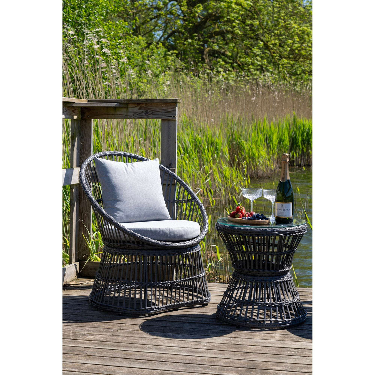 PolsterOase Möbel – Natal Loungeset aus Rattan und Stahl mit Kissen, Grau – Ansicht 4