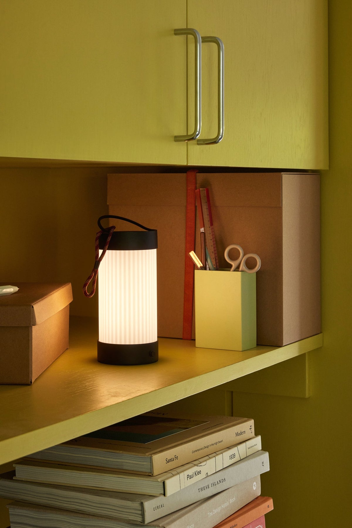 PolsterOase Möbel – Camp Akku, Lampe aus Glas und Metall, Schwarz – Ansicht 13