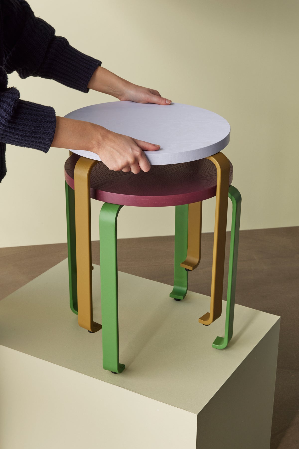 PolsterOase Möbel – 2 x Smile Hocker Lavendel/Khaki – Ansicht 8