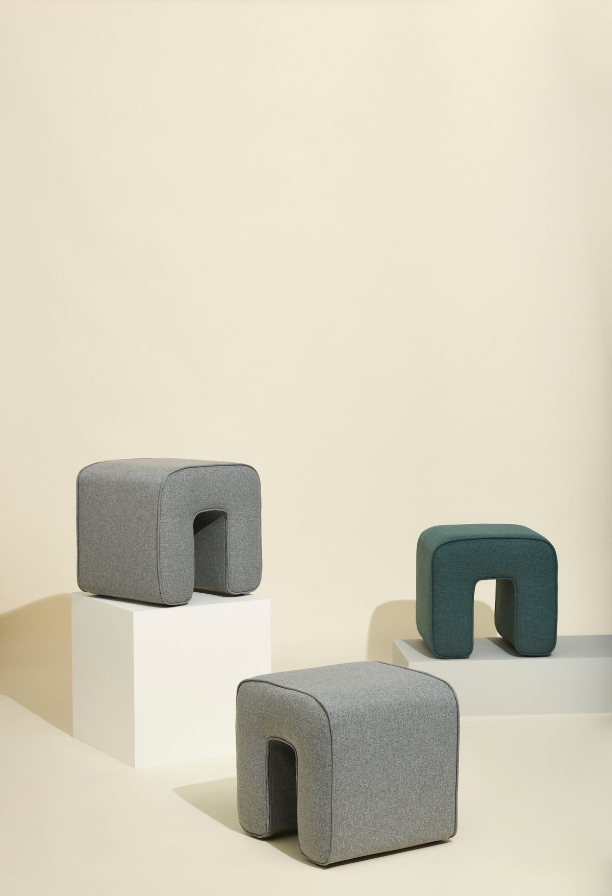 PolsterOase Möbel – Skulptur Pouf, Grau – Ansicht 4