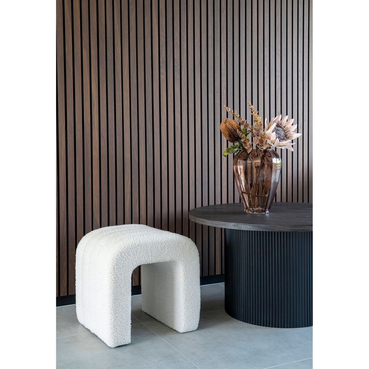 Colma Pouf, Weiß