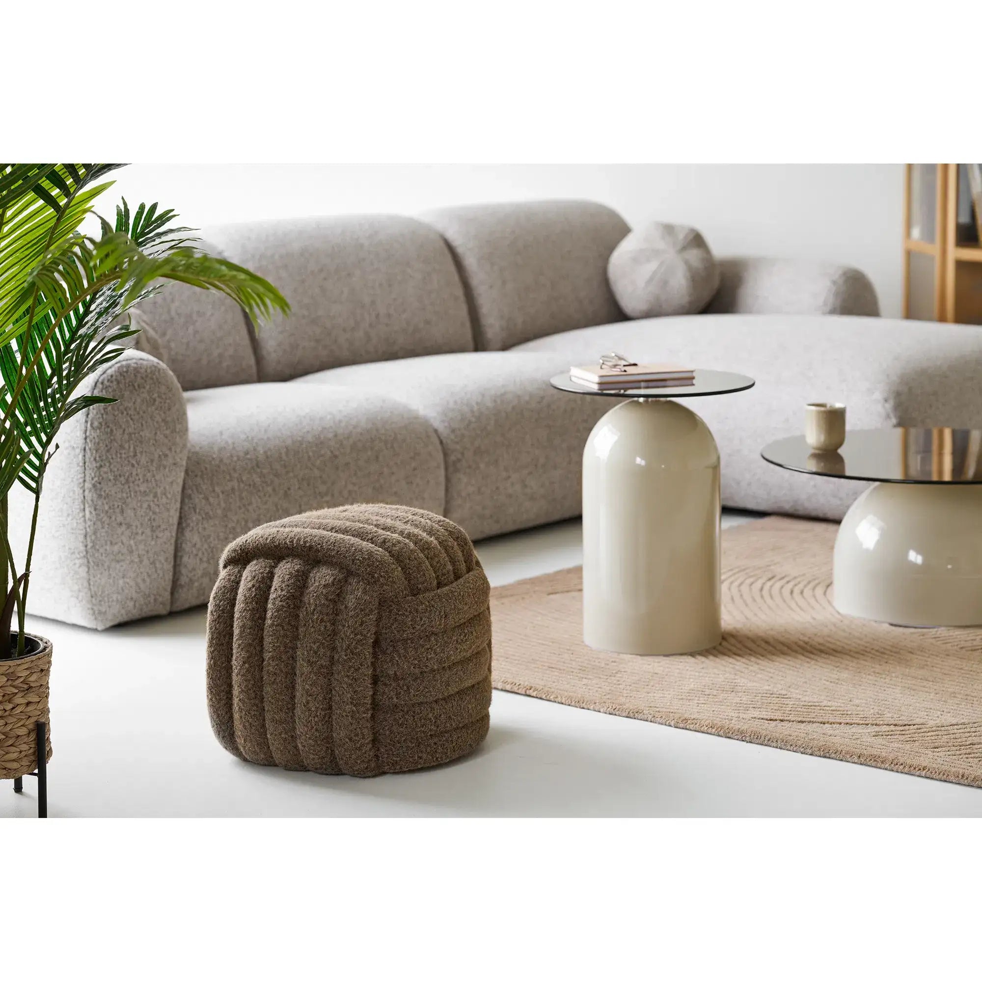 Pouf in Braun 48x48 cm – Moderner Sitzhocker im skandinavischen Stil