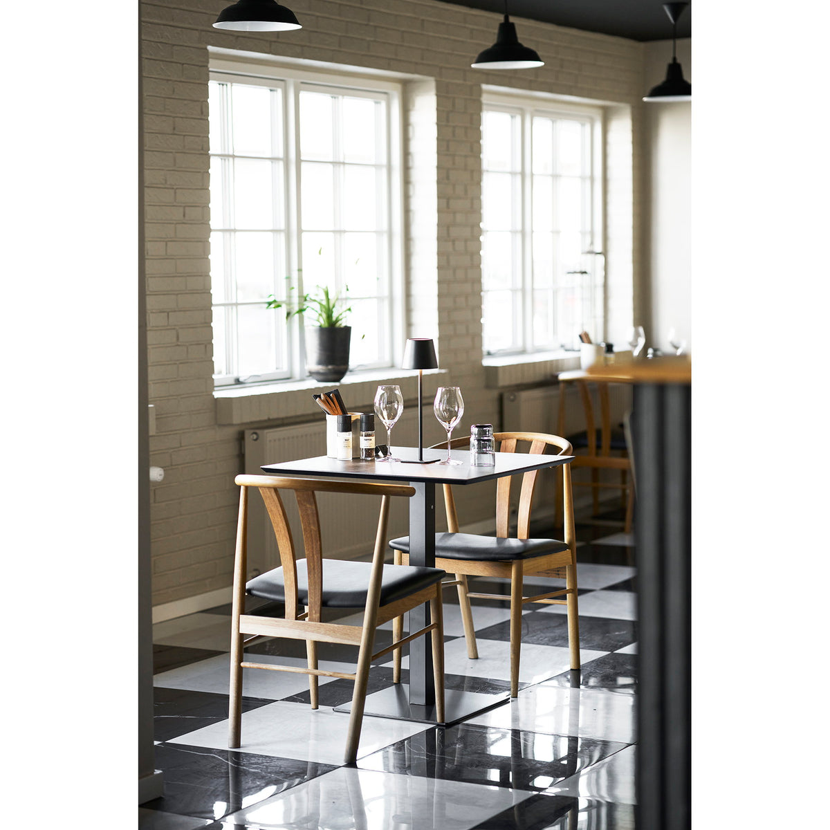 Fano Bistrotisch in Steinoptik, Grau/Schwarz, 70 × 70 cm