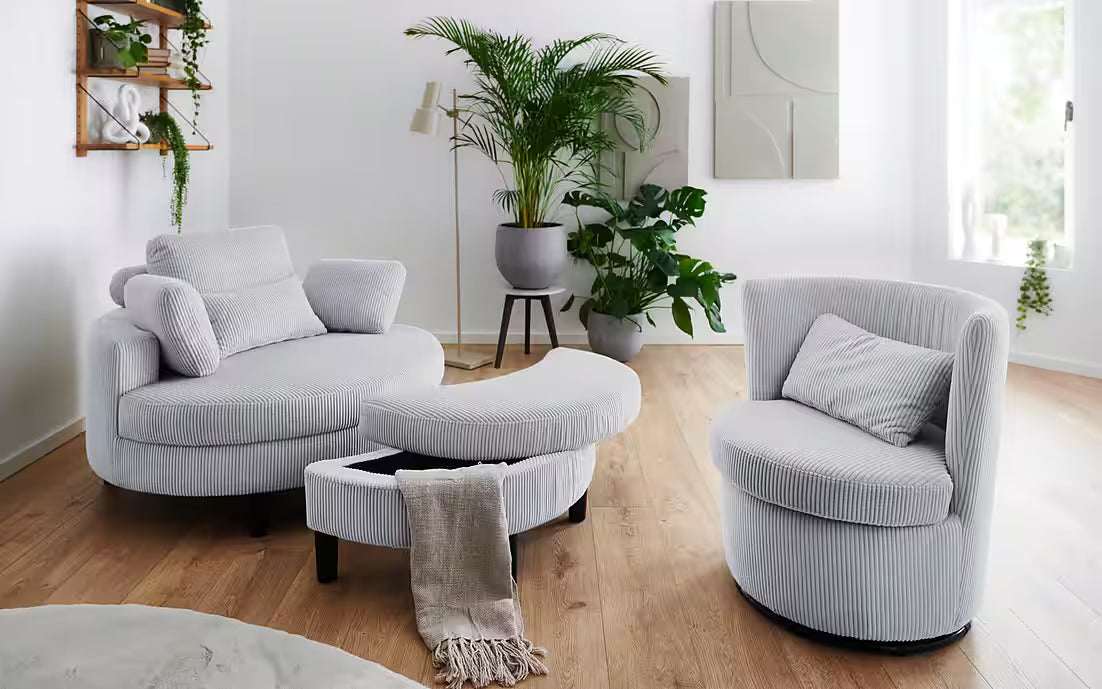 Loveseat / Sessel in Cord Hellgrau mit Stauraumhocker