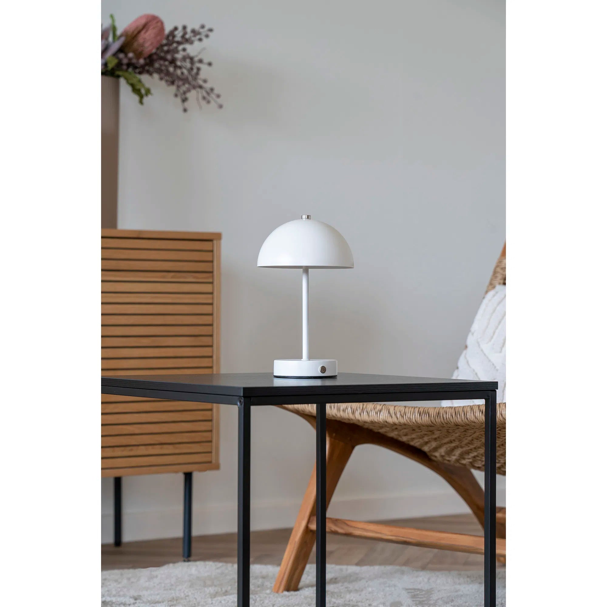 Akku Tischlampe Weiß/Stahl 25 cm – Kabellose LED Lampe im skandinavischen Design