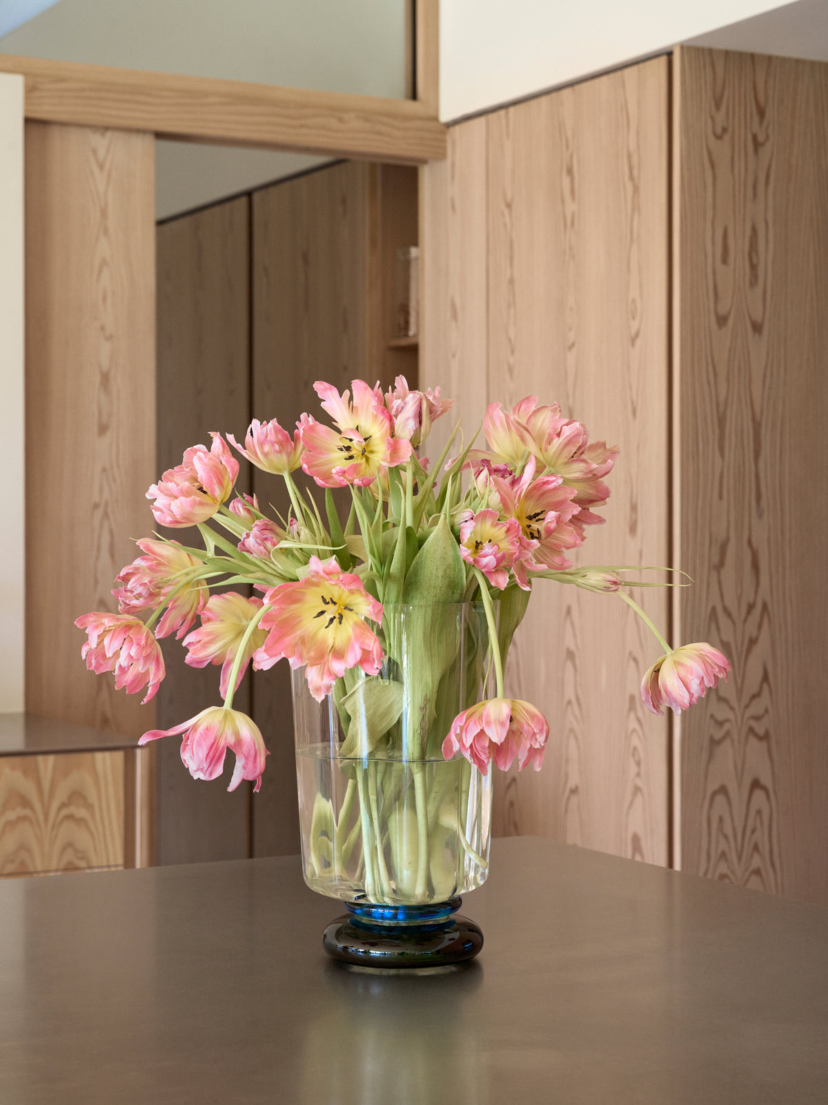 PolsterOase Möbel – Verre Vase aus mundgeblasenem Glas, Blau/Grün – Ansicht 3